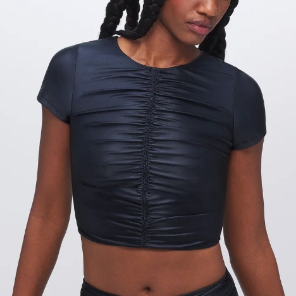 GOOD AMERICAN | Ruched Cropped Tee swim bathing suit top
